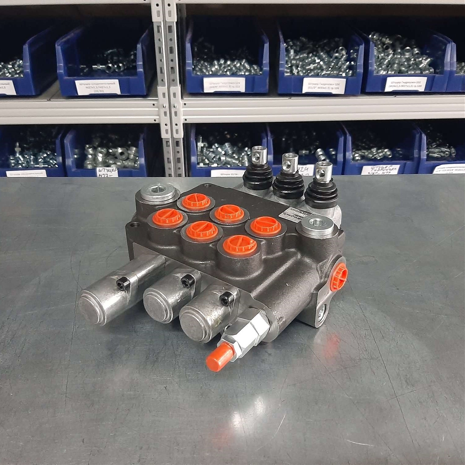 Гидрораспределитель 3Р80-1А1А8L12 GKZ1